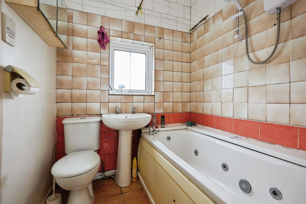 Additional image 8 of 1 bed flat for saleVictoria Street, Shaftesbury SP7