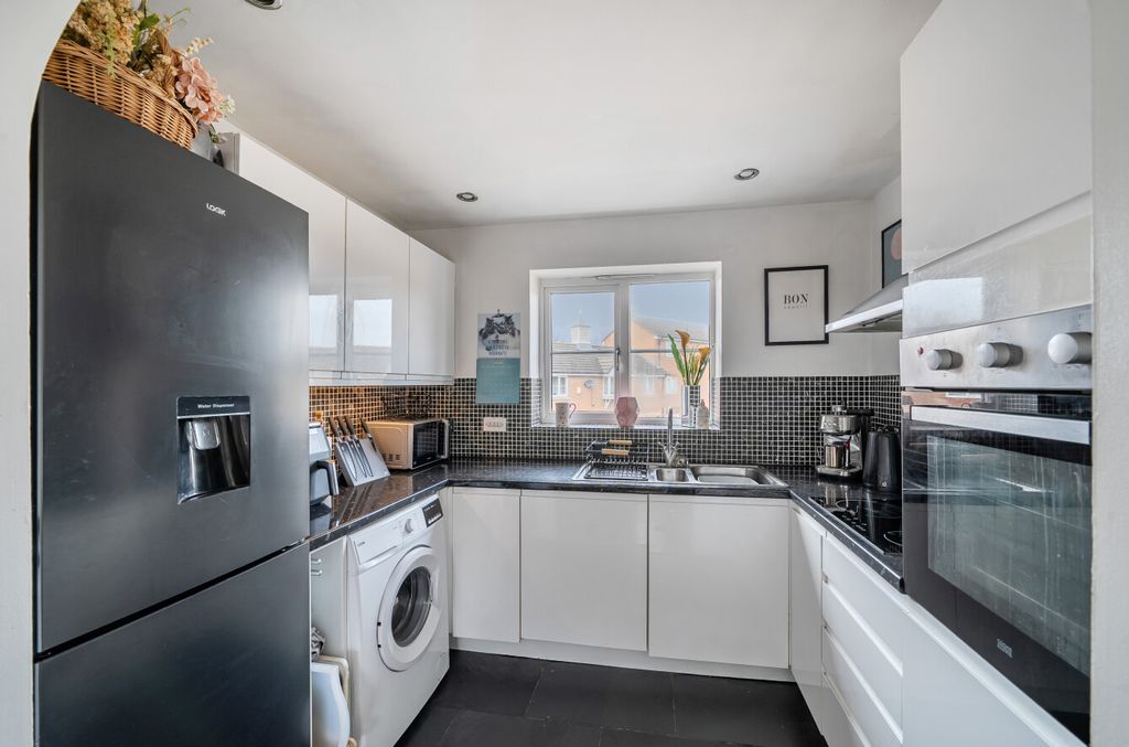 Additional image 2 of 2 bed flat for saleFigsbury Close, Swindon, Wiltshire SN25