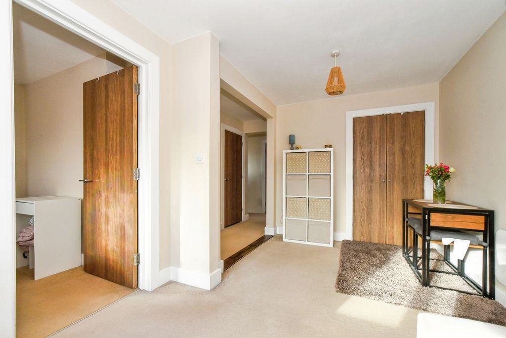 Additional image 5 of 1 bed flat for saleThomas Street, Swindon, Wiltshire SN2