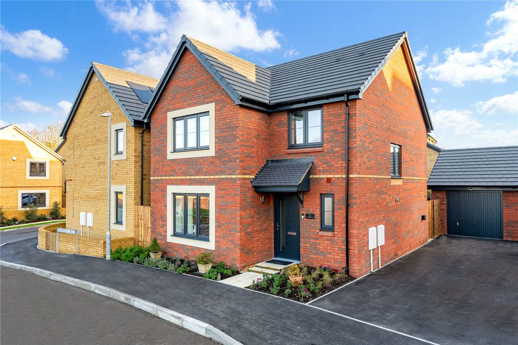 4 bed detached house for saleLeighton Park Road, Westbury Leigh BA13