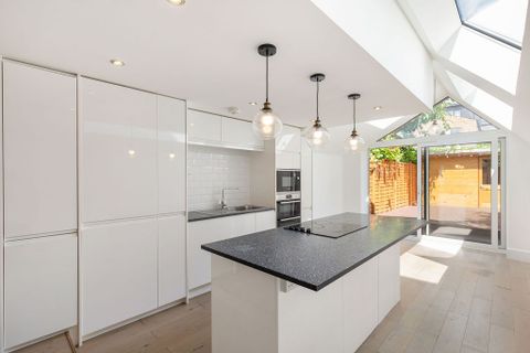 Lower Mortlake Road, Richmond TW9