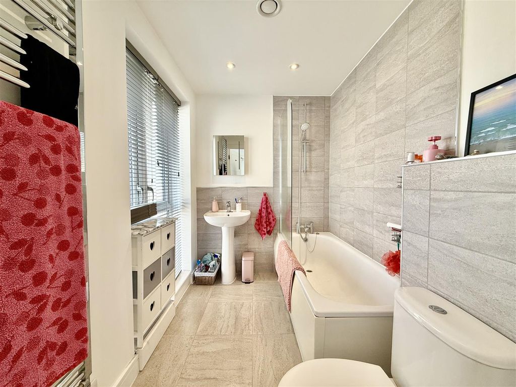 Additional image 3 of 1 bed flat for saleGinner Road, Swindon SN3