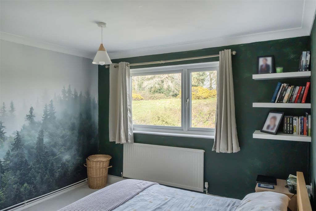 Additional image 15 of 4 bed semi-detached house for saleSouth Meadow, Crowthorne, Berkshire RG45