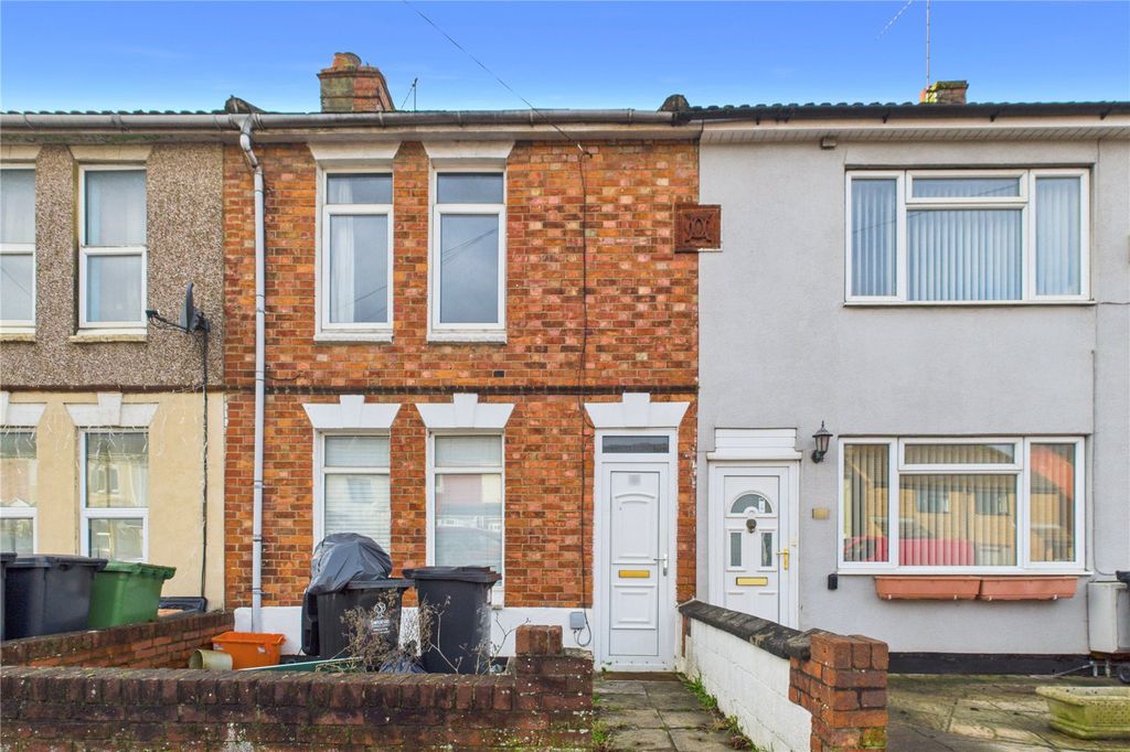 3 bed terraced house for saleCheney Manor Road, Cheney Manor, Swindon SN2