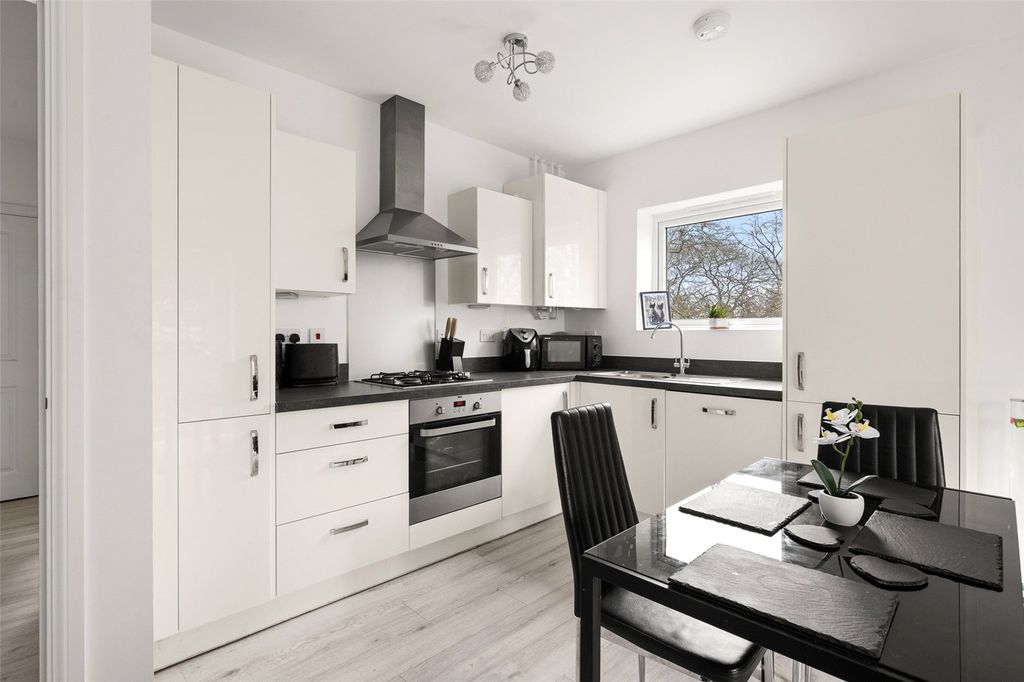 Additional image 3 of 1 bed flat for saleEdrich Grange, Crowthorne, Berkshire RG45