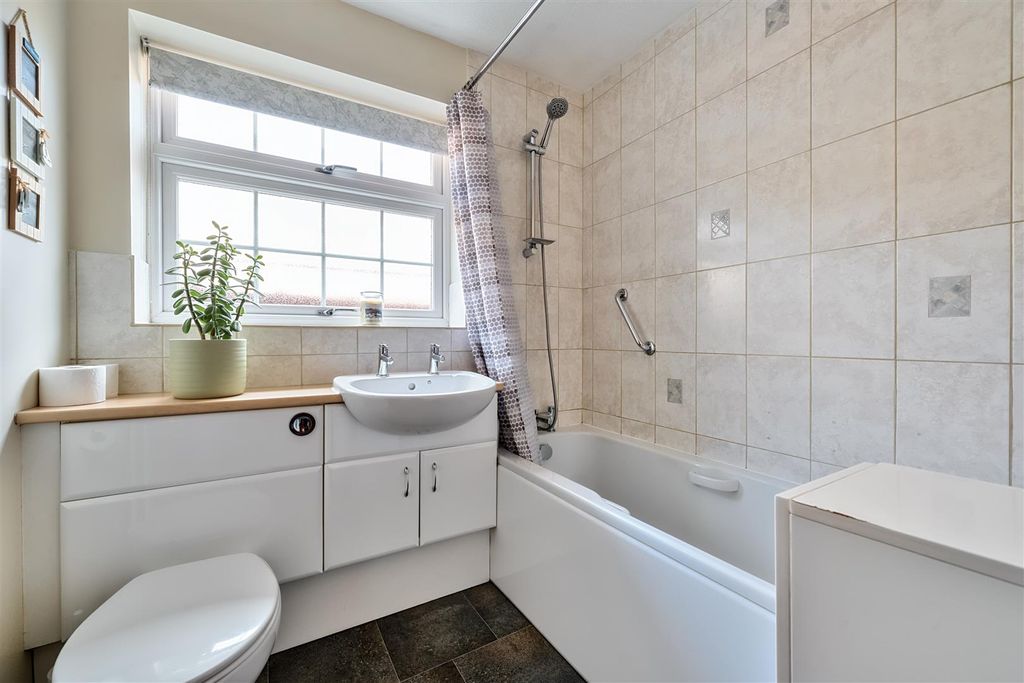 Additional image 14 of 3 bed detached bungalow for saleWiltshire Avenue, Crowthorne, Berkshire RG45