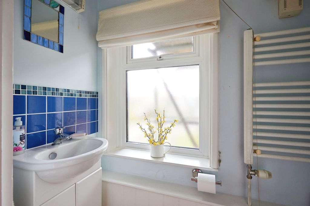 Additional image 14 of 1 bed flat for saleSt. Edwards Court, Shaftesbury SP7