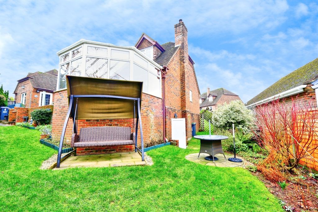 Additional image 18 of 3 bed detached house for saleGlenfield Close, Winterslow, Salisbury SP5