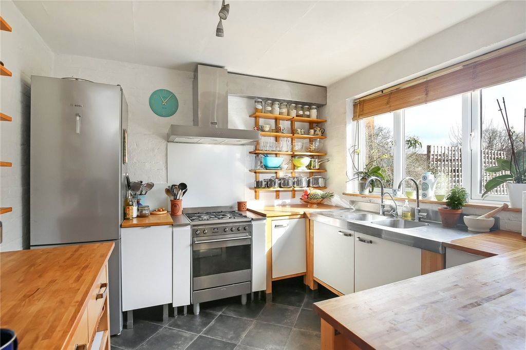 Additional image 4 of 4 bed country house for saleCanada Road, West Wellow, Romsey, Hampshire SO51