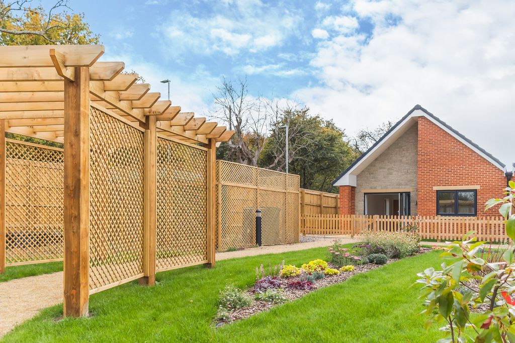 2 bed semi-detached bungalow for saleKingsdown Retirement Village, Kingsdown Road, Swindon SN3