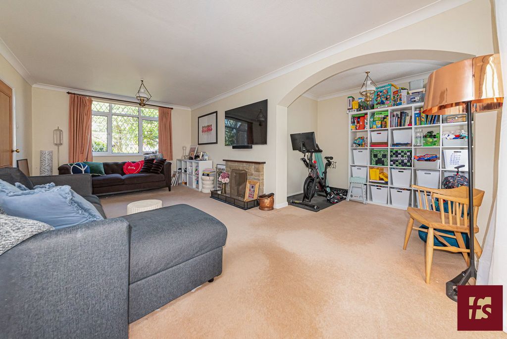 Additional image 8 of 3 bed detached house for saleHillary Drive, Crowthorne, Berkshire RG45