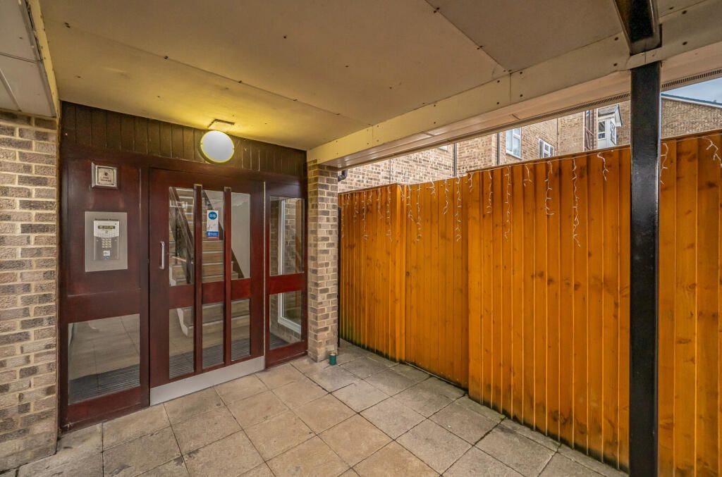 Additional image 10 of 2 bed flat for saleSt. Andrews, Bracknell RG12