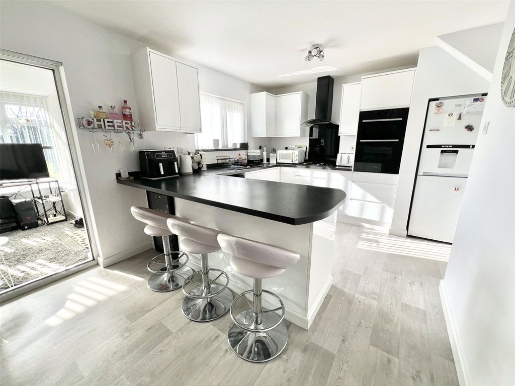 Additional image 5 of 3 bed semi-detached house for saleGrange Drive, Stratton, Swindon SN3