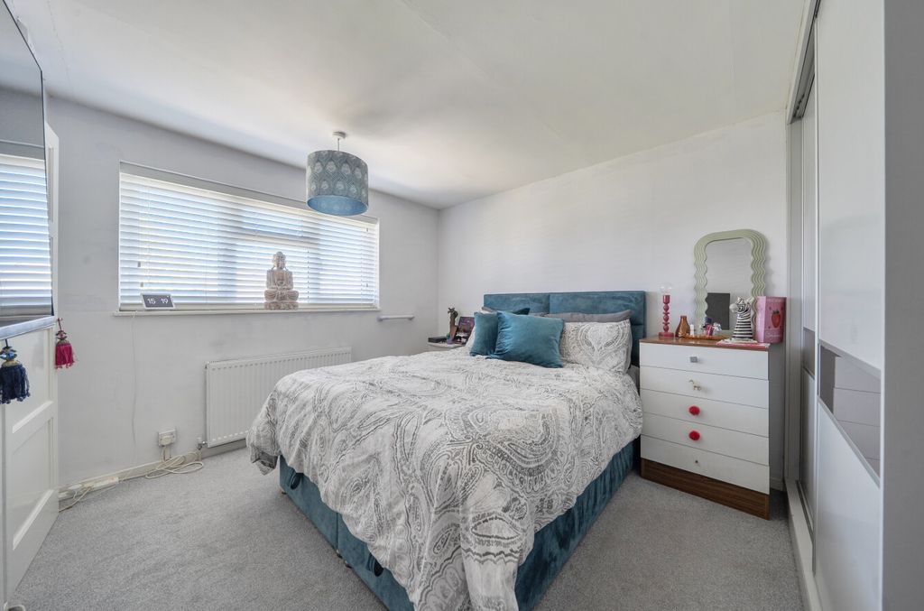 Additional image 4 of 3 bed terraced house for saleKingsway Close, Park South, Swindon SN3