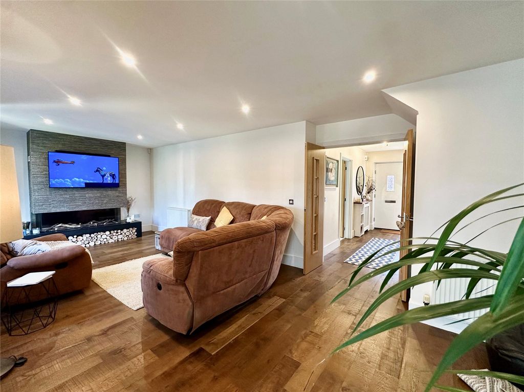 Additional image 4 of 5 bed detached house for saleGosling Close, Wanborough, Swindon SN4