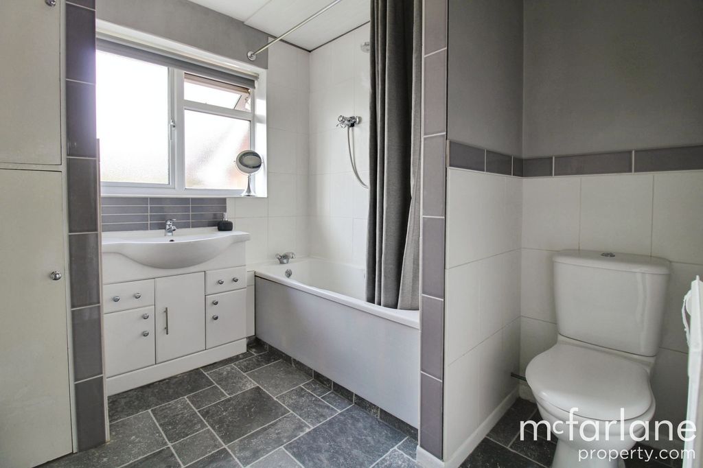 Additional image 11 of 5 bed detached house for saleWindsor Road, Swindon SN3