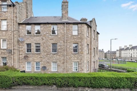 15/5 Portobello Road, Piershill, Edinburgh EH8