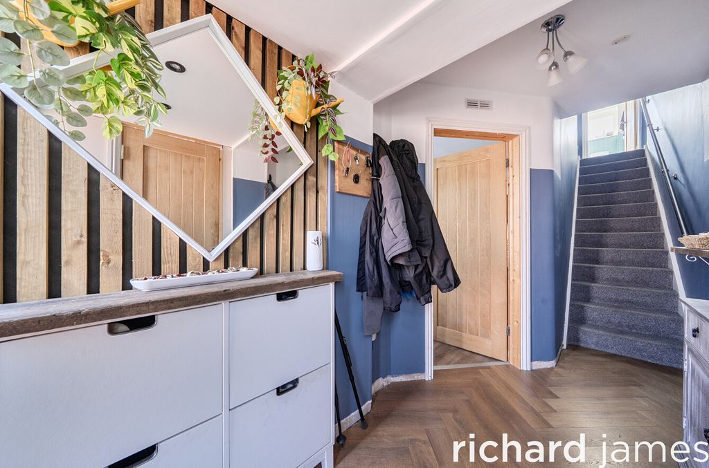 Additional image 3 of 4 bed semi-detached house for saleRowan Road, Swindon SN2