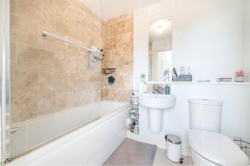 Additional image 8 of 2 bed flat for saleFlycatcher Keep, Bracknell, Berkshire RG12