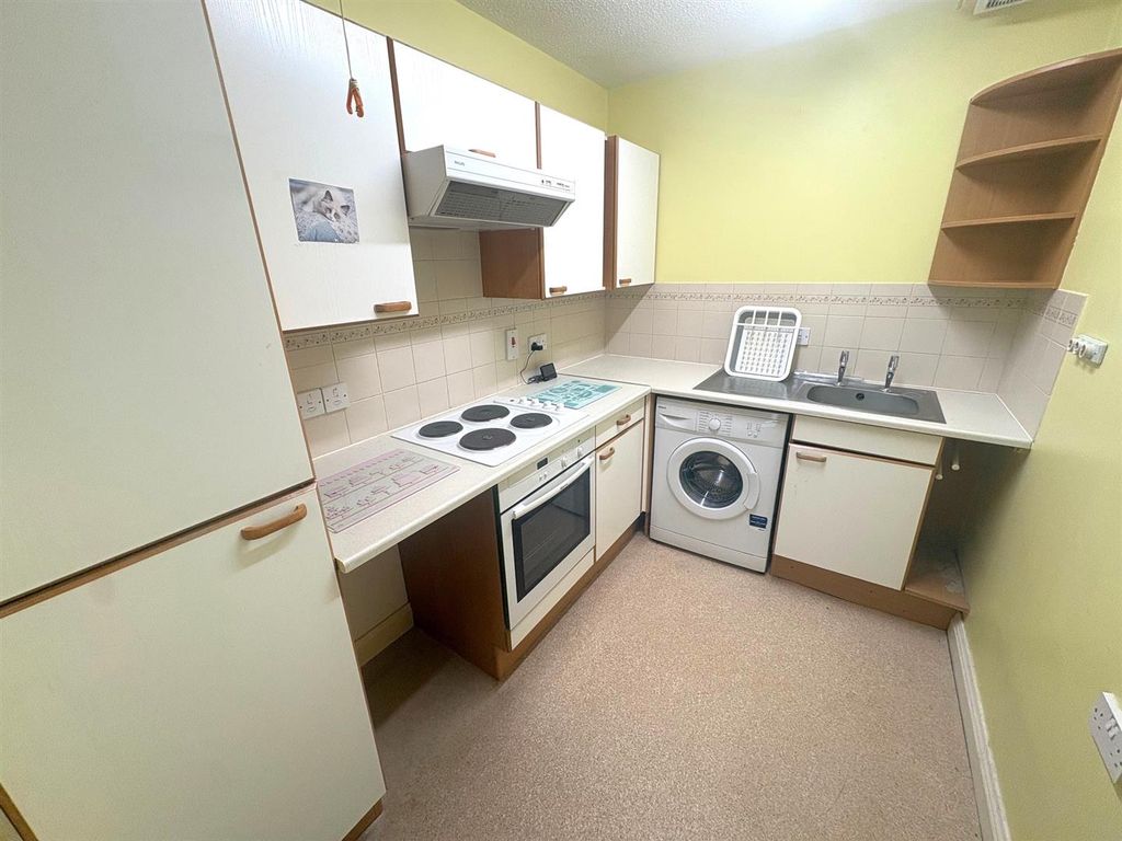 Additional image 4 of 1 bed flat for saleMarlborough Road, Swindon SN3
