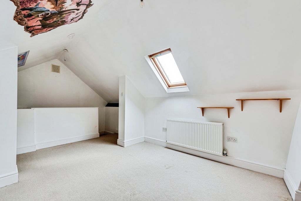 Additional image 15 of 4 bed semi-detached house for saleCollett Avenue, Swindon, Wiltshire SN2