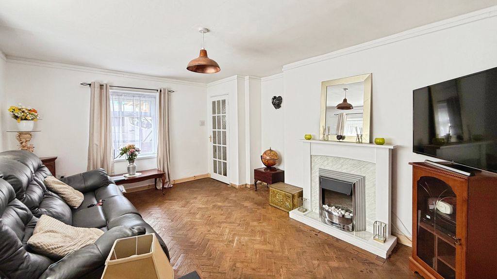 Additional image 3 of 3 bed detached house for saleOldfield Park, Westbury BA13