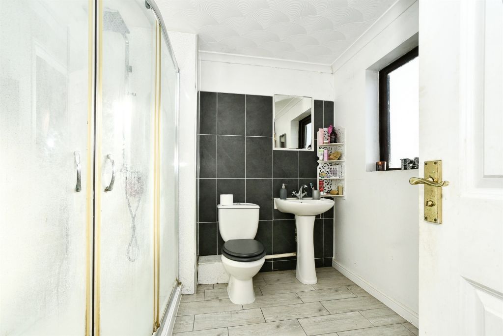 Additional image 7 of 4 bed detached house for saleBoundary Close, Swindon SN2