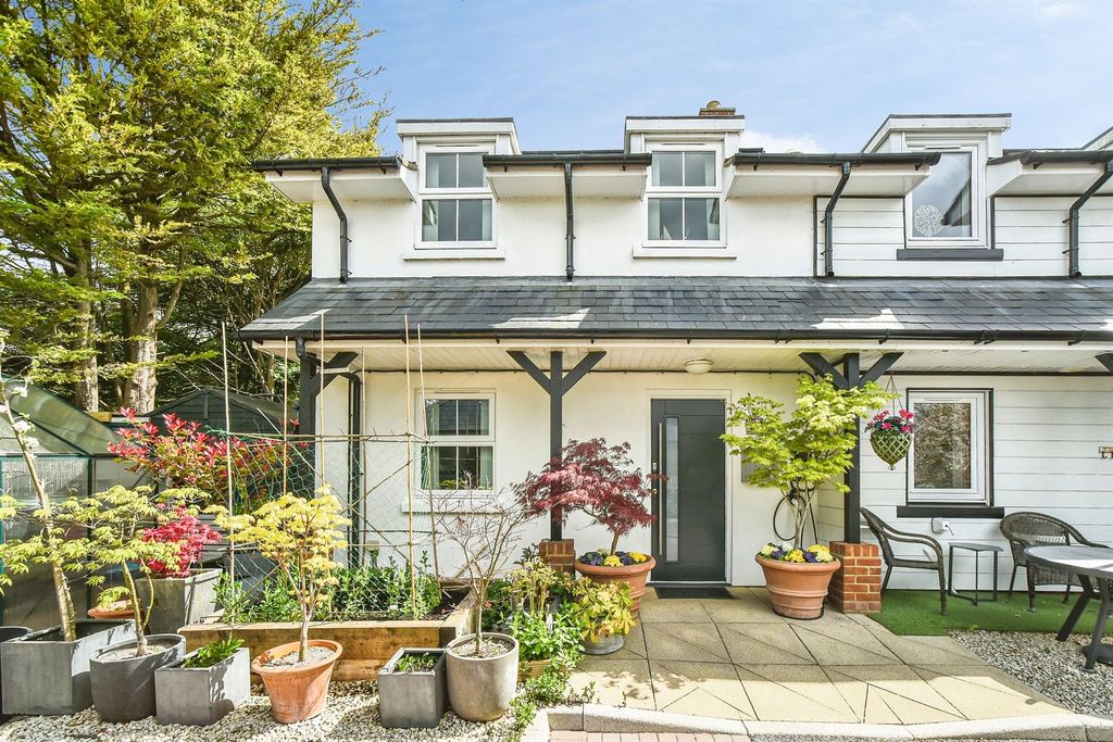 3 bed semi-detached house for saleHighfield Rise, Shrewton, Salisbury SP3