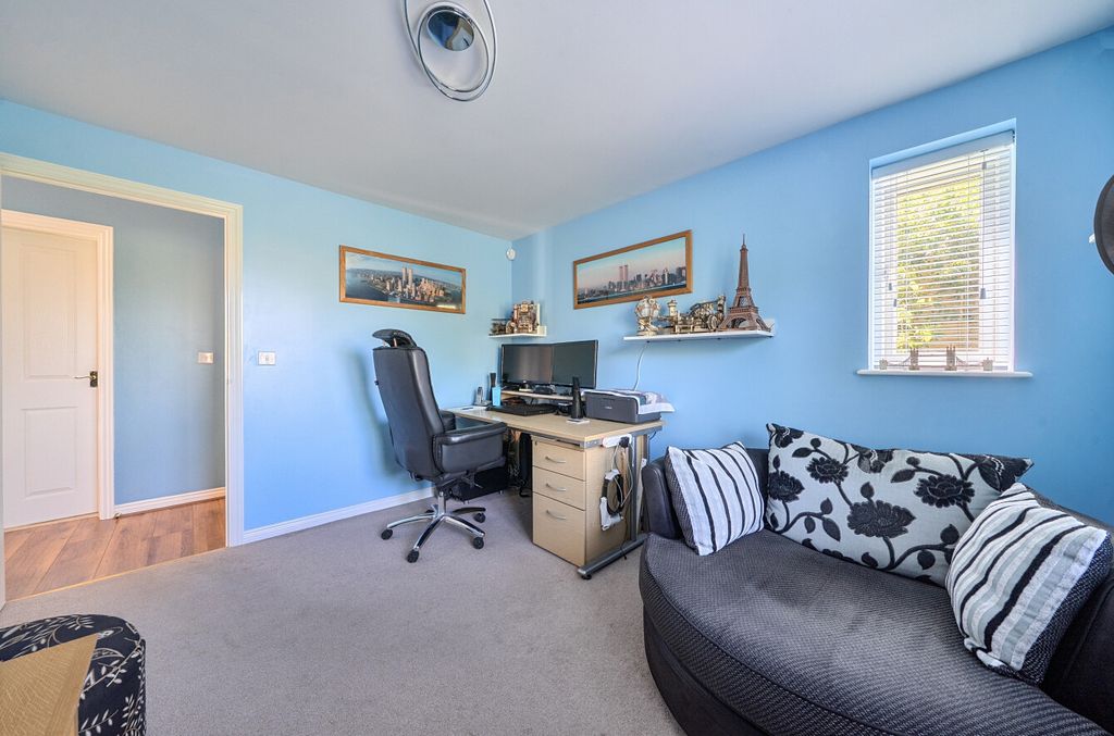 Additional image 8 of 4 bed detached house for saleJopp Close, Taw Hill, Swindon SN25