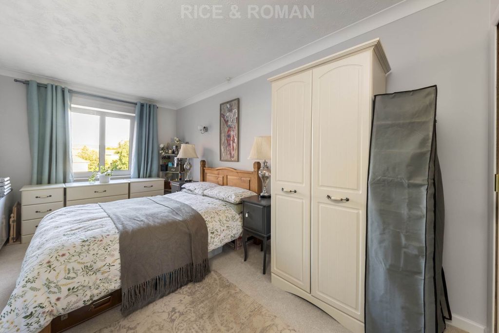 1 bed flat for saleWinterbourne Court, Bracknell RG12 photo 5