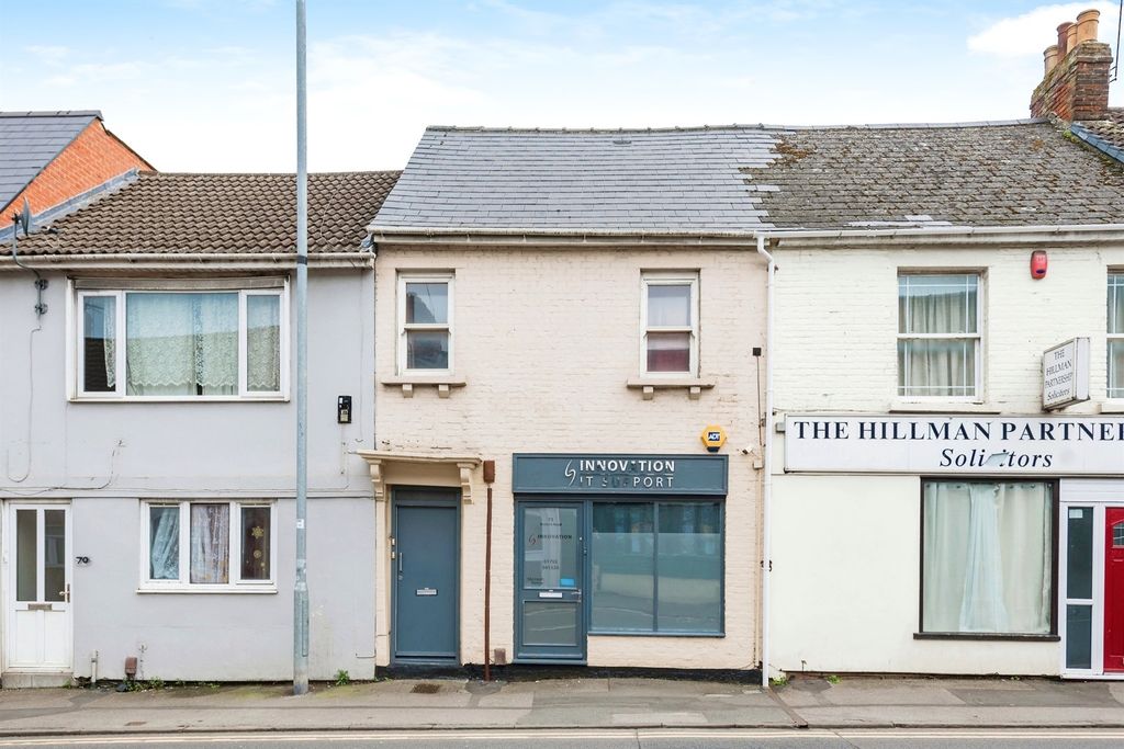Studio for saleVictoria Road, Swindon SN1