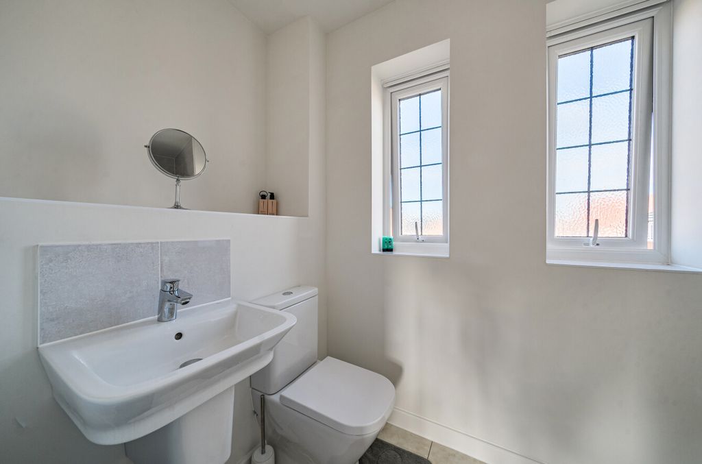 Additional image 19 of 4 bed semi-detached house for saleHeythorp Park, Binfield, Bracknell, Berkshire RG42