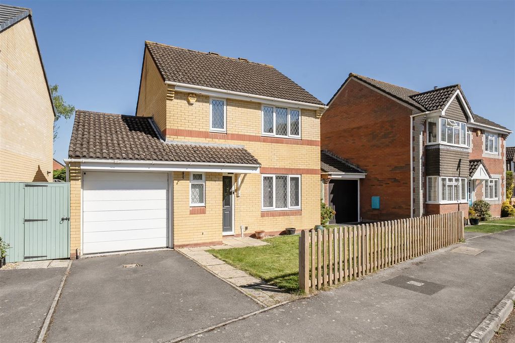 3 bed detached house for saleLavender Drive, Calne SN11