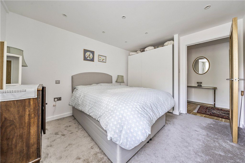 Additional image 8 of 2 bed flat for saleChurch Street, Romsey, Hampshire SO51
