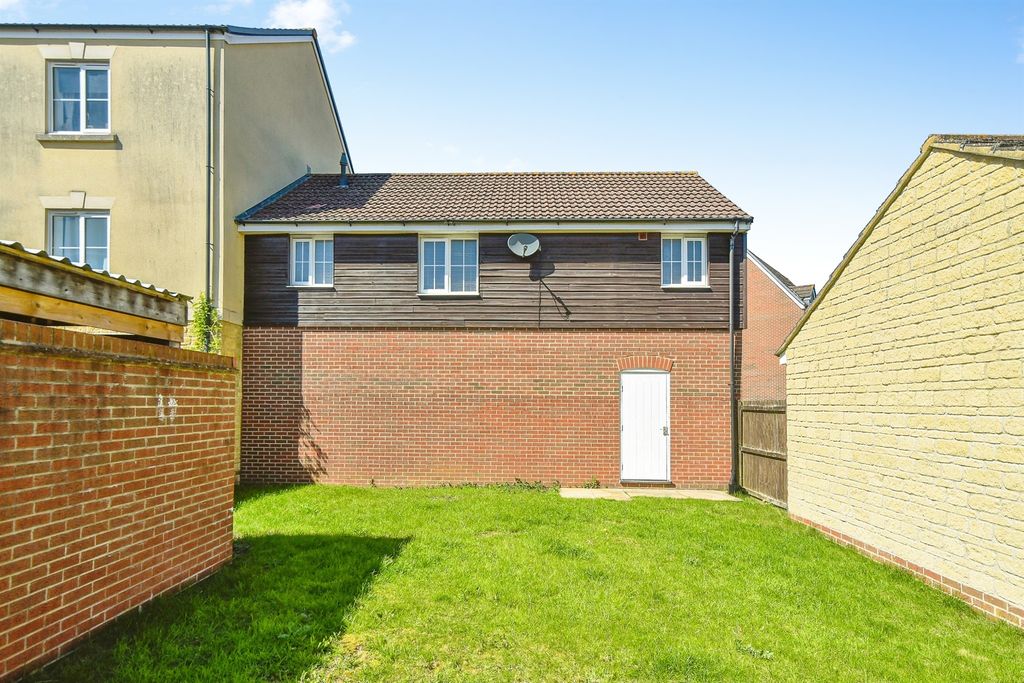 Additional image 8 of 2 bed property for saleMustang Way, Swindon SN5
