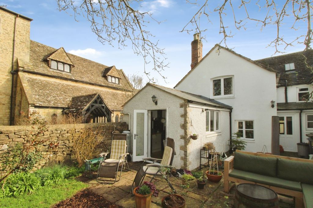3 bed end terrace house for saleHigh Street, Cricklade SN6