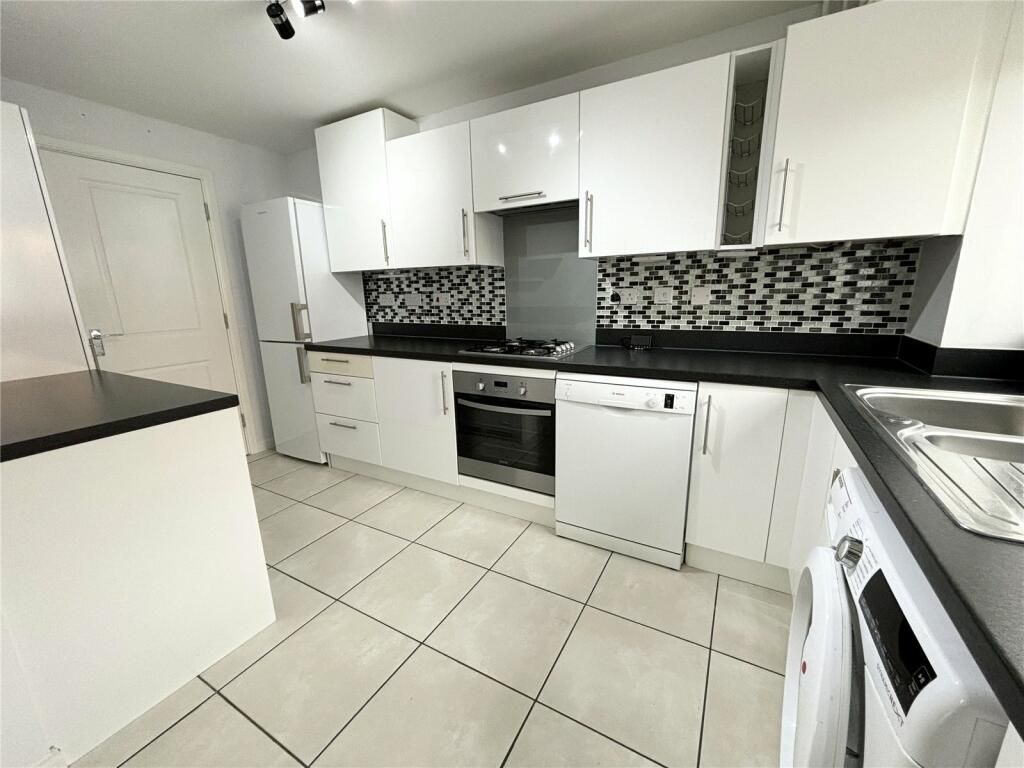 Additional image 2 of 3 bed semi-detached house for saleCulverhouse Road, Swindon SN1