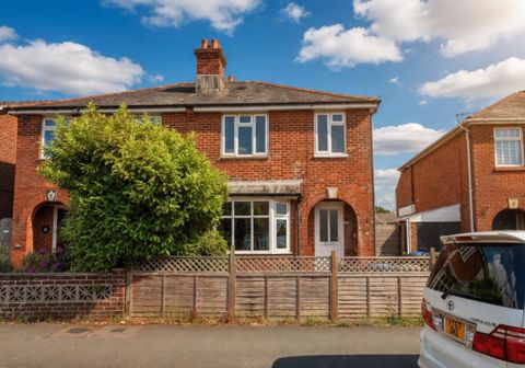 11 Hinkler Road, Southampton, Hampshire SO19