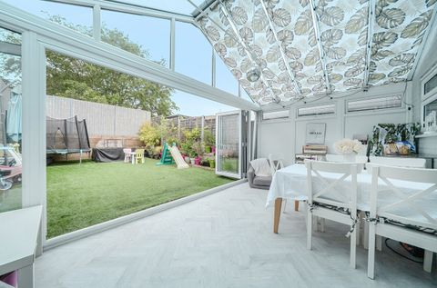 Silver Spring Close, Erith, Kent DA8