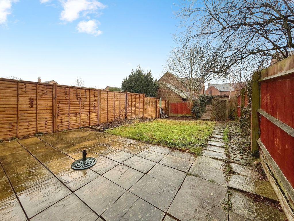 2 bed maisonette for saleTop Common, Warfield, Bracknell RG42 photo 2
