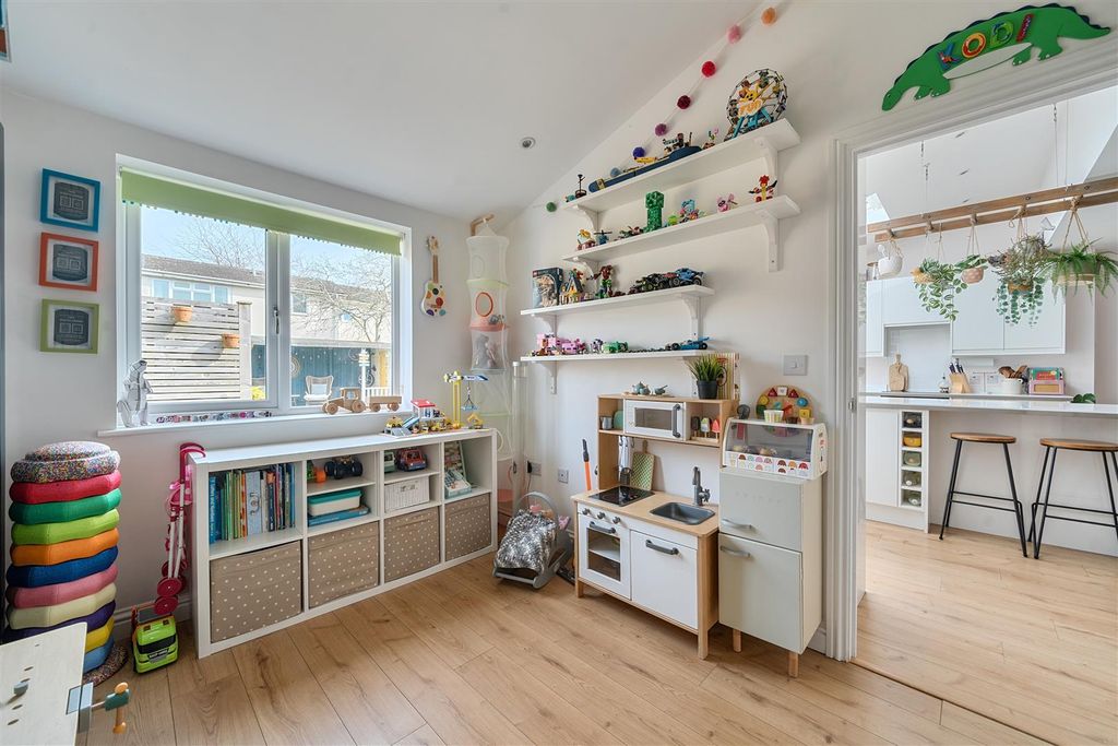 Additional image 7 of 4 bed semi-detached house for saleCowley Way, Sutton Benger, Chippenham SN15
