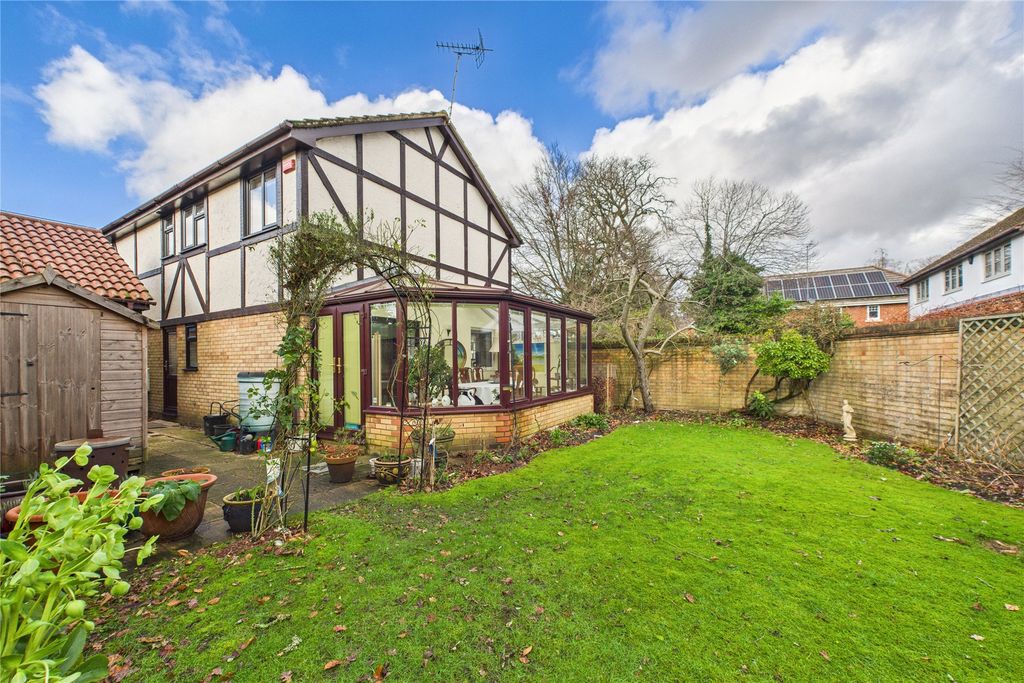 Additional image 14 of 4 bed detached house for saleBlake Close, Crowthorne, Berkshire RG45