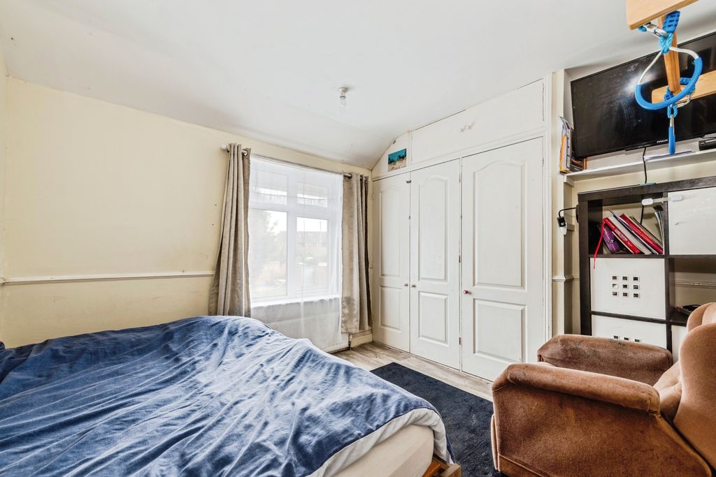 Additional image 11 of 3 bed semi-detached house for saleCopse Avenue, Swindon SN1