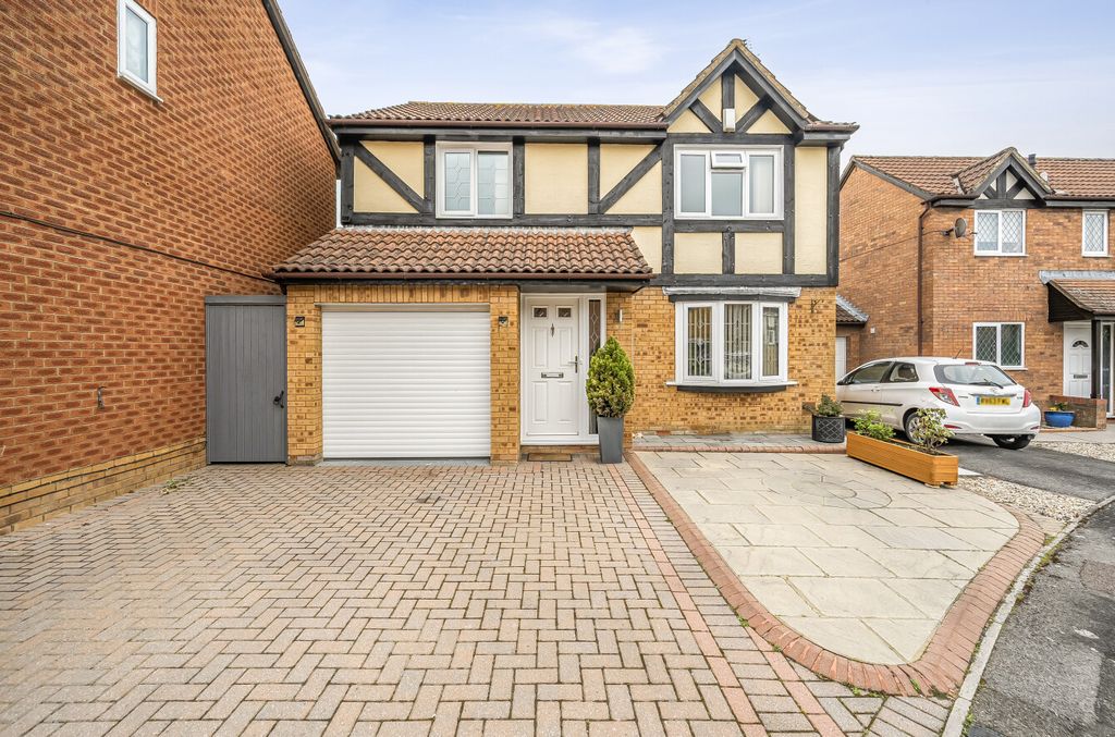 4 bed detached house for saleGodwin Road, Stratton St Margaret, Swindon SN3