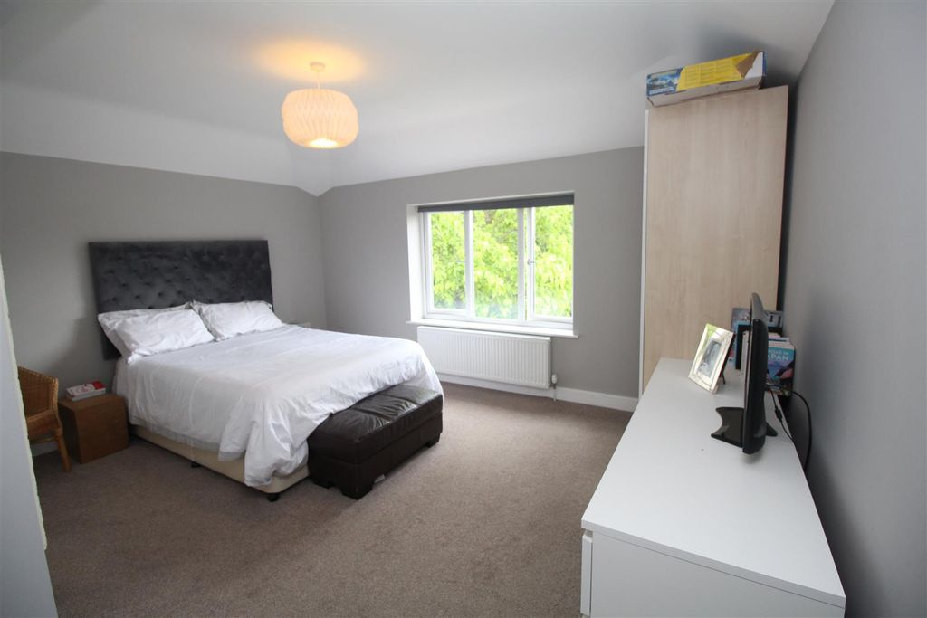 Additional image 13 of 4 bed semi-detached house for saleEast Yewstock Crescent, Chippenham SN15
