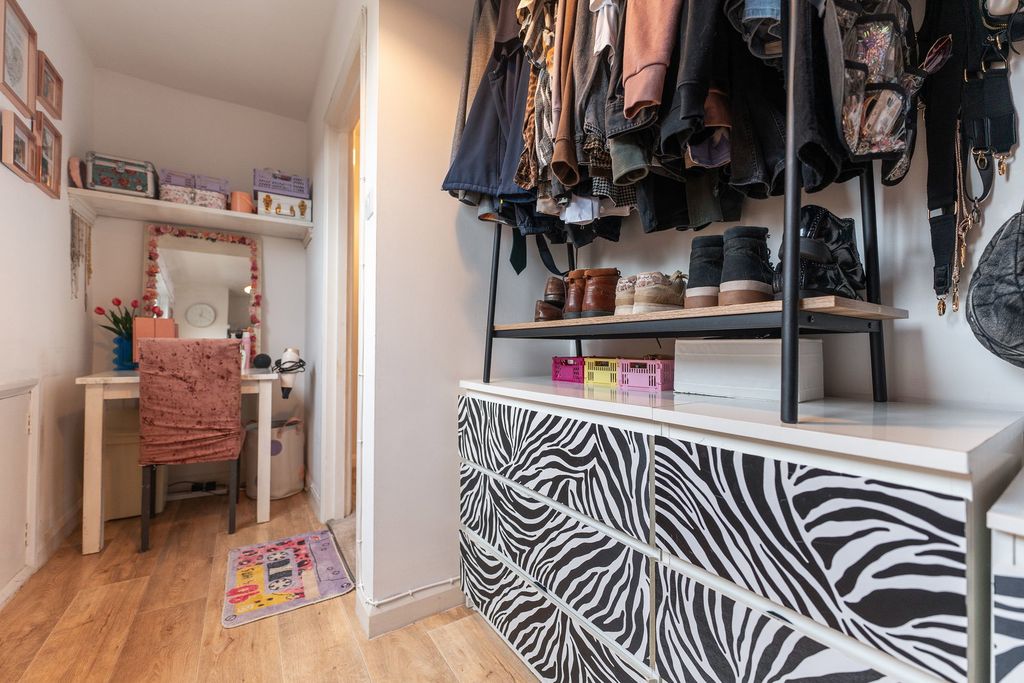 Additional image 18 of 4 bed terraced house for saleWyndham Road, Salisbury SP1