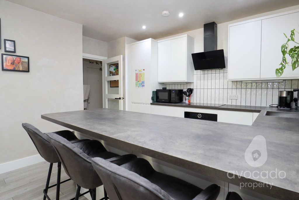 Additional image 5 of 2 bed flat for saleChurch View, 341 London Road, Camberley, Surrey GU15