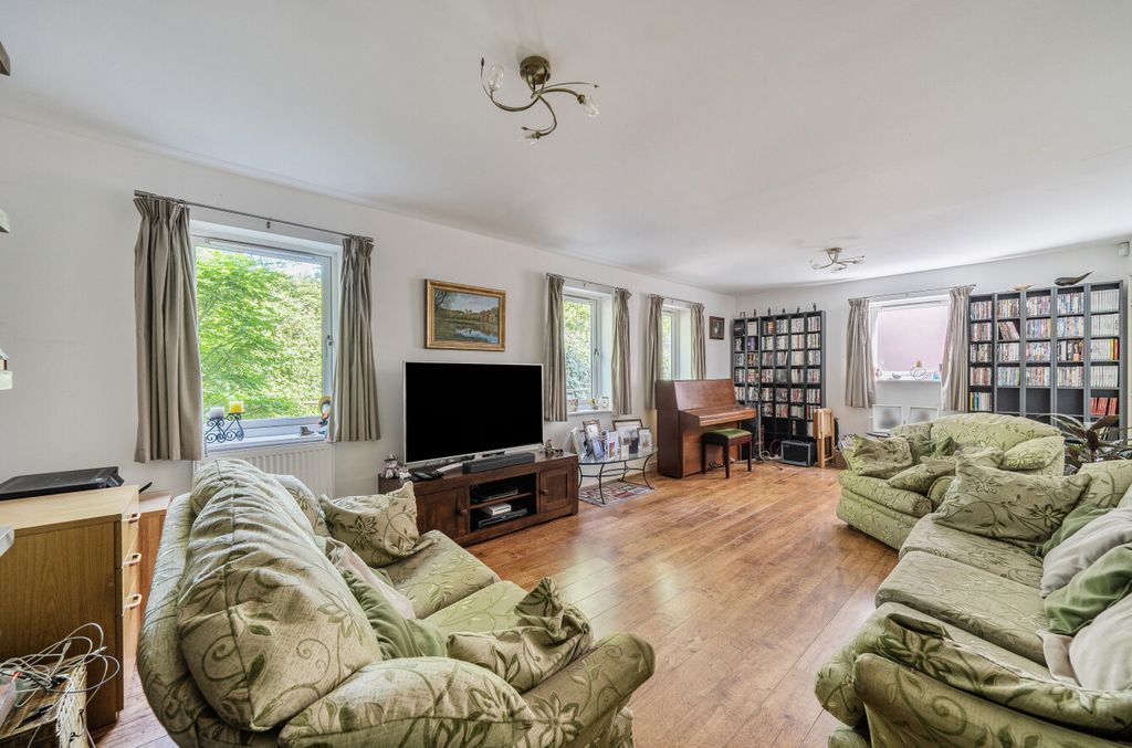 Additional image 2 of 4 bed detached house for saleTornado Chase, Bracknell, Berkshire RG12
