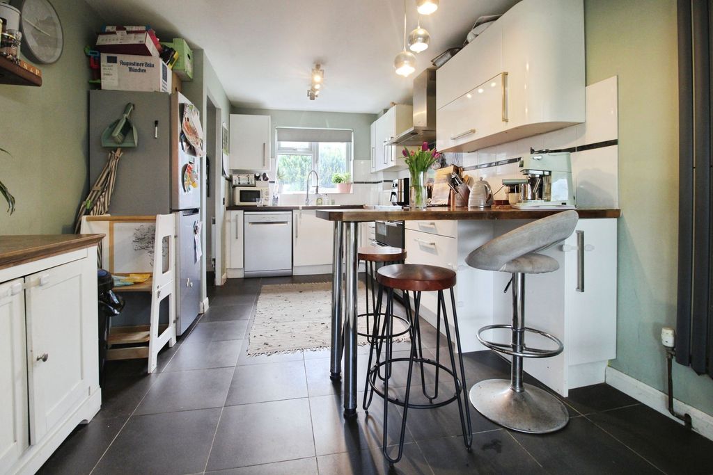 Additional image 7 of 3 bed semi-detached house for saleThe Dormers, Highworth SN6