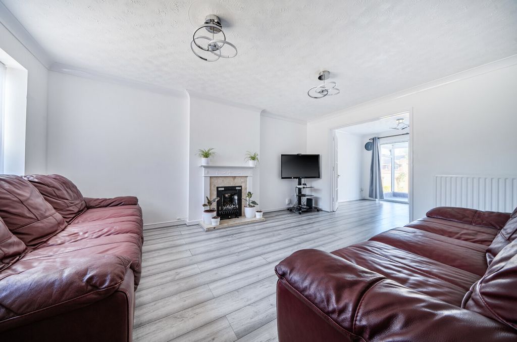 Additional image 2 of 3 bed link detached house for saleWinchcombe Close, The Prinnels, Swindon SN5